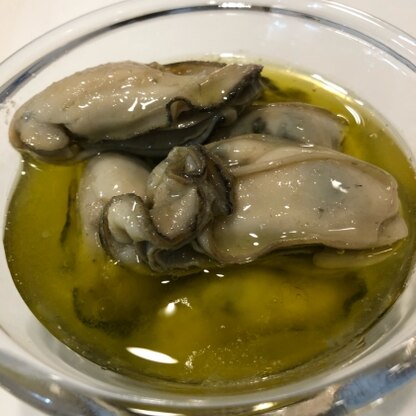 牡蠣の旨味が凝縮された感じで美味しかったです。
余ったオイルでパスタも作りました！